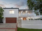 Renovated family luxury in the heart of Bulimba