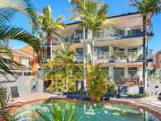 Renovated first floor apartment pool & Secure parking