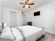 Renovated Home Close to Public Transport Smart