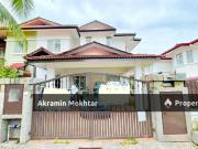 RENOVATED l FREEHOLD Semi D House Bandar Seri Putra...