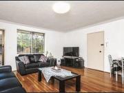Renovated large 2 bedrooms unit / Convenience Location!