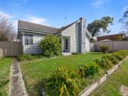 Renovated, Light Filled Home Close to Lake Wendouree