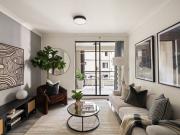 Renovated north facing apartment in landmark building