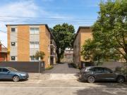 Renovated One Bedroom Apartment Close To The Market