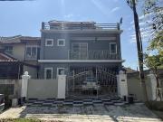 Renovated Open Facing 3 Storey End Lot Terrace in Tamu...