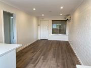 Renovated, open plan unit with views of the hills