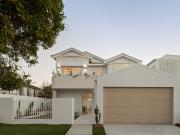 Renovated Queenslander with city and Hamilton Hill views