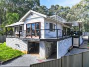 Renovated Queenslander with Water Views & Dual Access