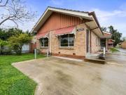 Renovated & Stylish Unit Offering Lifestyle and Convenience