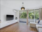 Renovated two bedroom apartment in exceptional Newport...