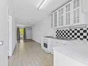 Renovated villa in a quiet complex!