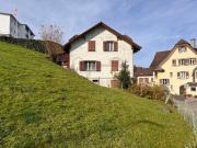 Renovationsbedürftiges Einfamilienhaus mit viel Potenzial