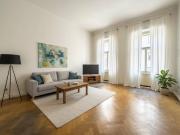 RENOVIERER AUFGEPASST Altbau in Top Lage