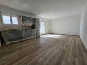 RENOVIERT – helle 3,5 Zimmer mit Parkplatz am Eingang...