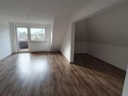 Renovierte 1,5 Zimmer DG Wohnung mit großem Balkon und...