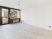 Renovierte 2 Zimmer Wohnung mit Einbauküche und Loggia