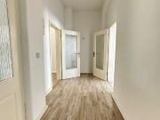 Renovierte 3 Raum Wohnung in Zwickau mit Balkon ab...
