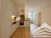 Renovierte 3 Zimmer Altbau Wohnung mit Küche in bester...