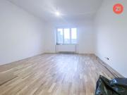 Renovierte 3 Zimmer Wohnung mit Balkon an der Landstraße