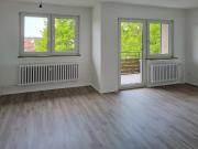 Renovierte 3 Zimmer Wohnung mit Balkon + PKW Stellplatz