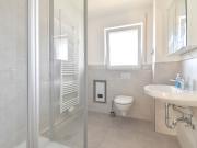 Renovierte 3 Zimmer Wohnung mit zwei Loggien und Garage