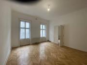 Renovierte 4,5 Zimmer Altbauwohnung mit Parkett