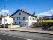 RENOVIERTE 5,5 ZIMMER FREISTEHENDE VILLA MIT GROSSEM GARTEN