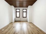 Renovierte Altbauwohnung mit Balkon