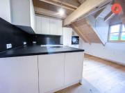 Renovierte Dachgeschosswohnung mit 3 Zimmer Wohnung und...