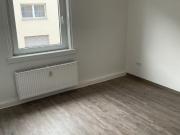 Renovierte, helle 2,5 Zimmer Wohnung sucht nette Mieter