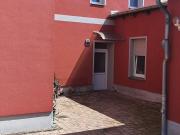 renovierte, helle 2 R Wohnung zu vermieten