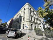 Renovierte, sehr helle, ruhige altbau wohnung mit lift...