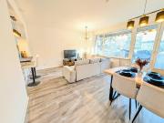 Renovierte Terassen Wohnung in begehrter Lage Zehlendorf...