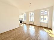 RENOVIERTE ZWEI ZIMMER ALTBAUWOHNUNG MIT EINBAUKÜCHE...