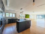 Renoviertes Einfamilienhaus mit 5 Schlafzimmern, Garage...