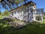 Renoviertes Einfamilienhaus mit 5 Schlafzimmern, Garage...