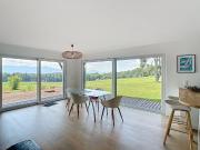 Renoviertes Haus mit riesigem Garten