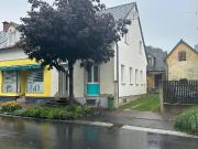 Renoviertes Reihenhaus mit Garten und Stellplätzen
