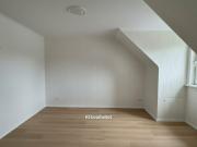 Renovierungsbedürftige DG Garconniere in TOPLAGE zw....