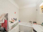 Renovierungsbedürftige, helle 2 Zimmer Wohnung, Nähe...