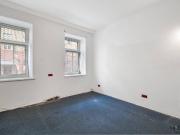Renovierungsbedürftige, helle Altbauwohnung in...