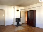 Renovierungsbedürftige Wohnung mit großem Potenzial in...