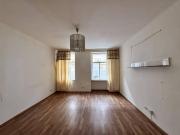 Renovierungsbedürftige Zwei Zimmer Wohnung im...