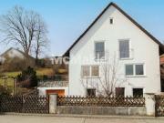 Renovierungsbedürftiges Ein bis Zweifamilienhaus mit...