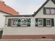 Renovierungsbedürftiges großes 1 2 Familienhaus mit...