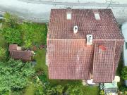 Renovierungsbedürftiges Haus mit idyllischen, großen...