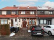 Renovierungsbedürftiges Reihenmittelhaus mit Terrasse...