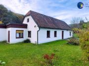 Renovierungsbedürftiges Wohnhaus mit angrenzenden 2888...