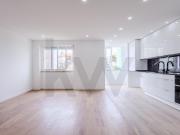 RENT | 2 bedroom apartment in Mem Martins | Refurbished...
