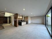 RENTA Altozano. Casa con área de TV, 4 recámaras, cuarto...